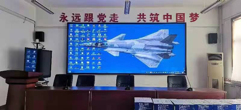 室內(nèi)P2全彩屏完成一塊，積極復(fù)工復(fù)產(chǎn)，抗疫堅持到底